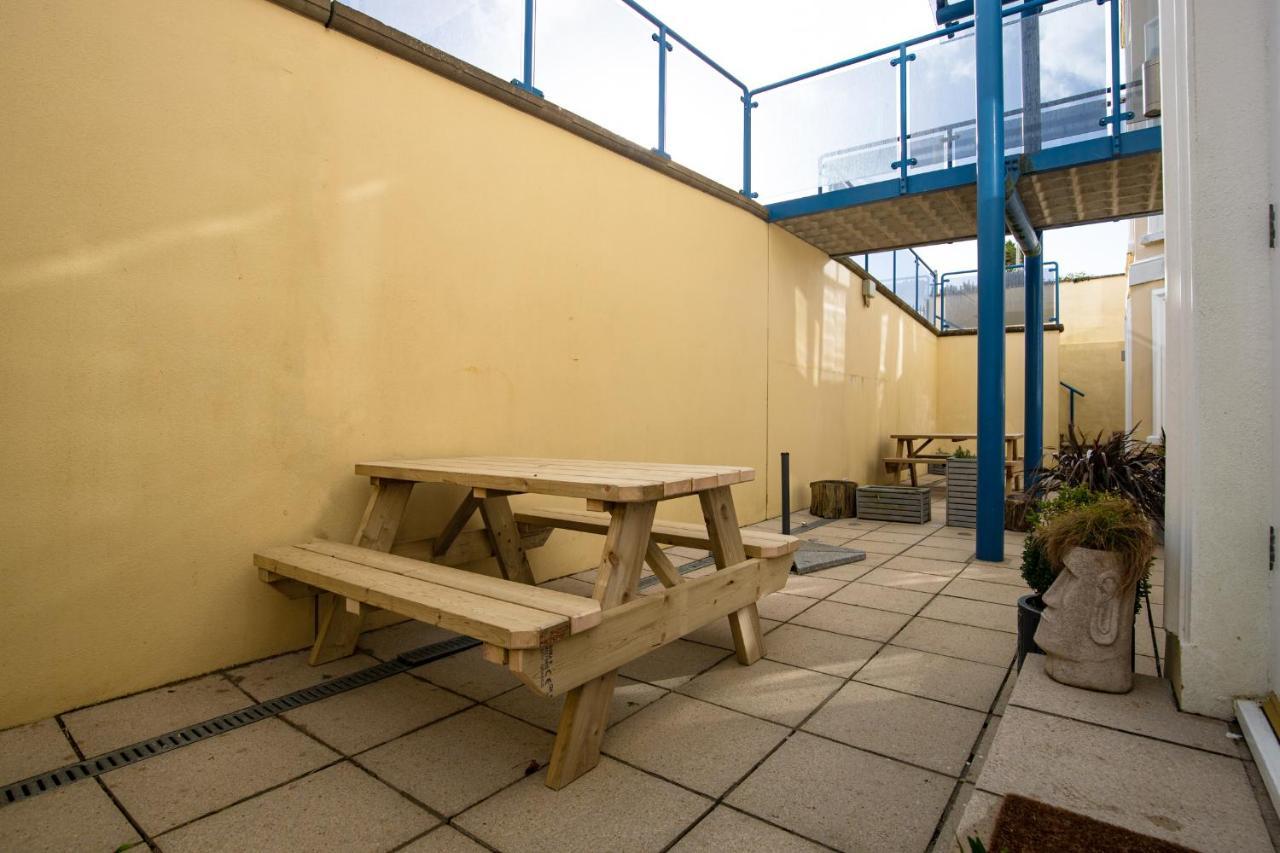 3 South Beach Court - Cosy Seafront Apartment Tenby Exterior photo